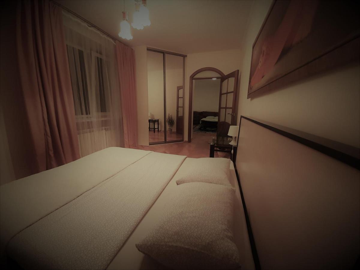 Apartment On Myasnikova 34 ミンスク エクステリア 写真