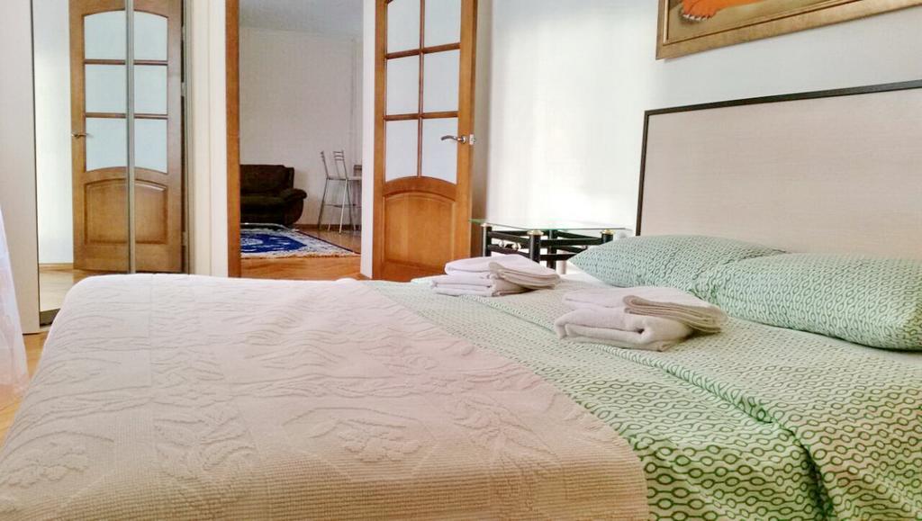 Apartment On Myasnikova 34 ミンスク エクステリア 写真