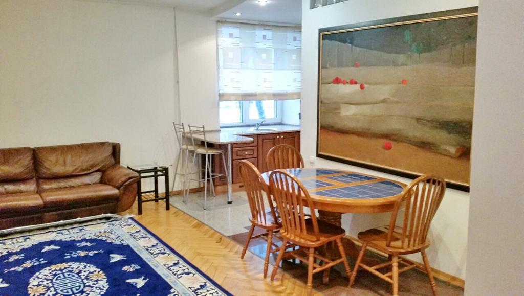 Apartment On Myasnikova 34 ミンスク エクステリア 写真