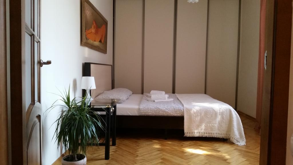 Apartment On Myasnikova 34 ミンスク エクステリア 写真