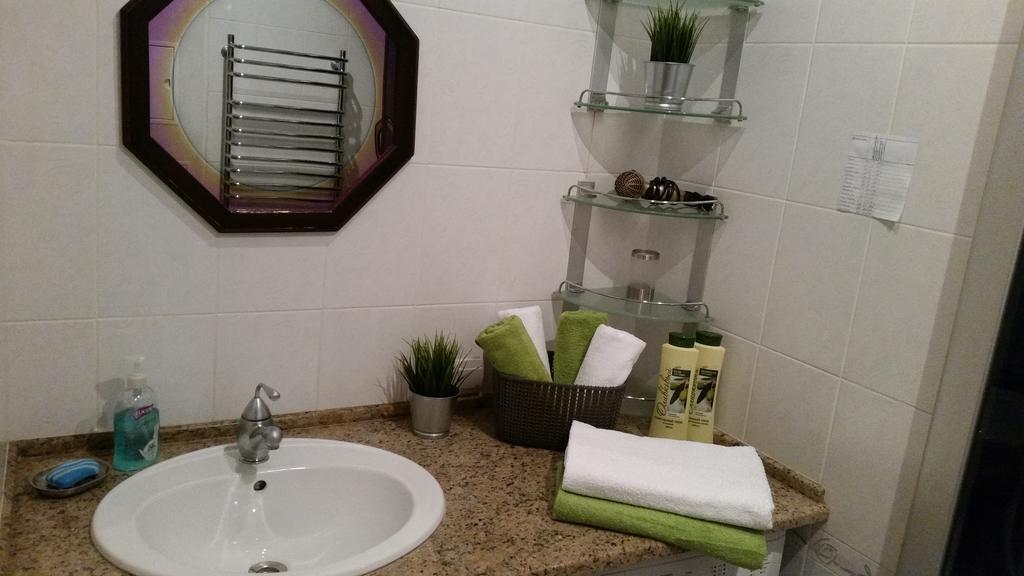 Apartment On Myasnikova 34 ミンスク エクステリア 写真